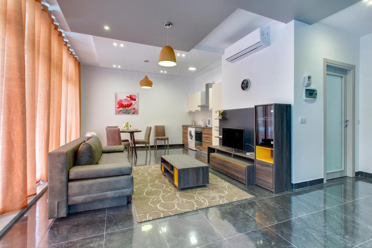 סליאמה Chalet Apartments מראה חיצוני תמונה