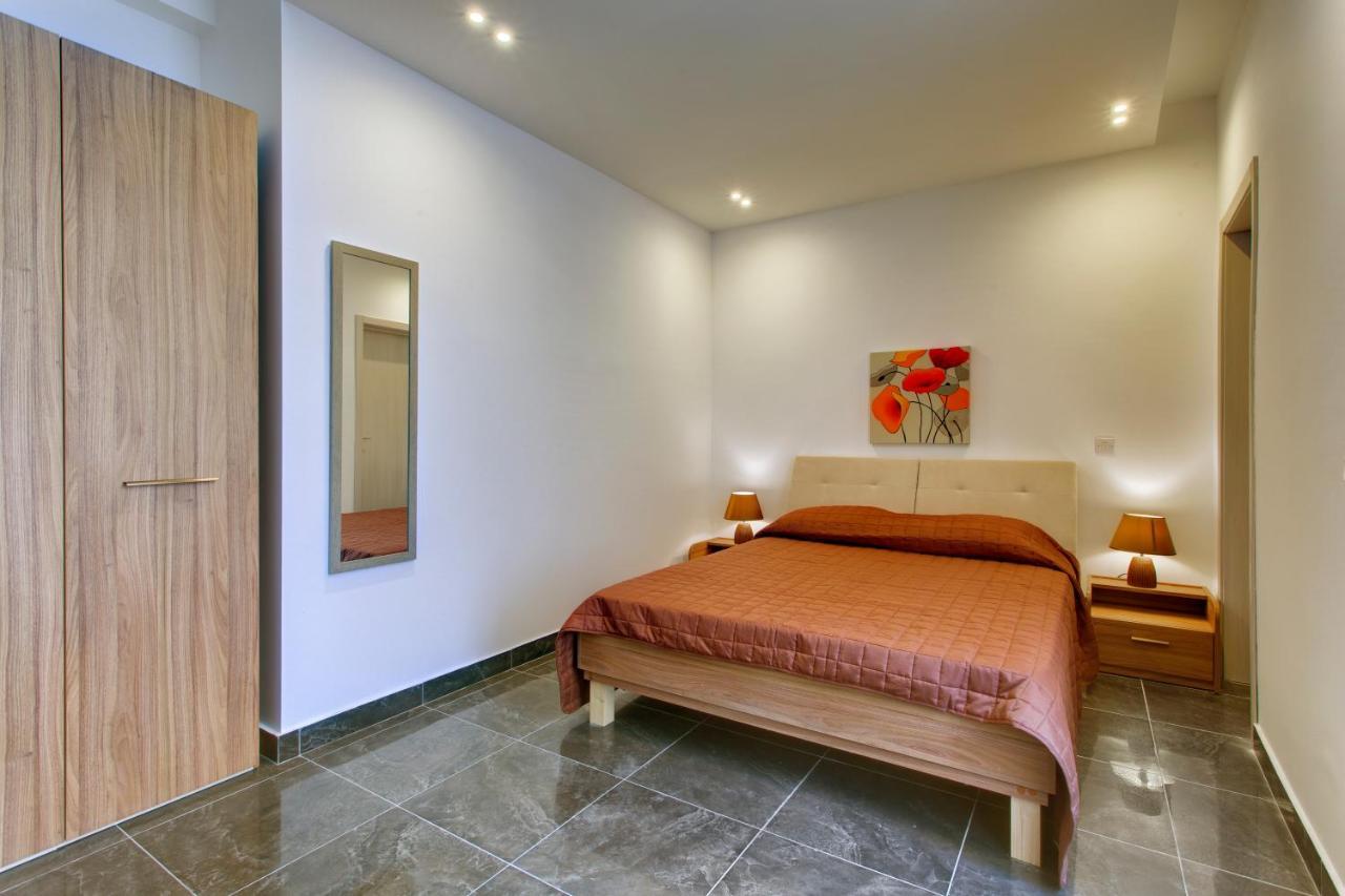 סליאמה Chalet Apartments מראה חיצוני תמונה