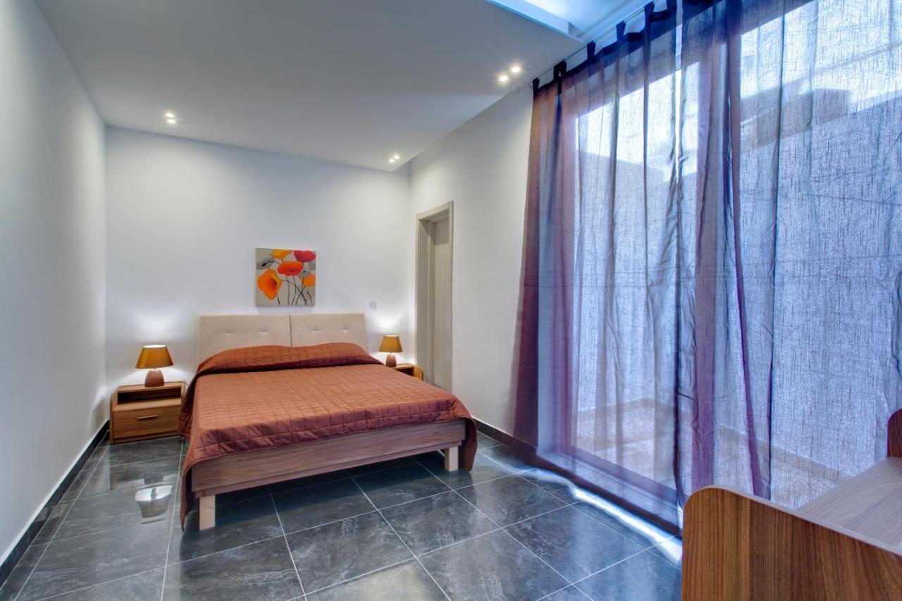 סליאמה Chalet Apartments מראה חיצוני תמונה