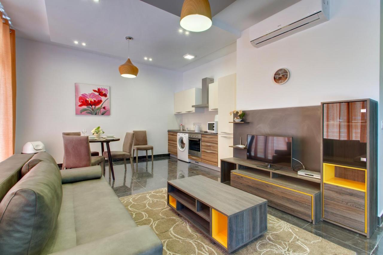 סליאמה Chalet Apartments מראה חיצוני תמונה