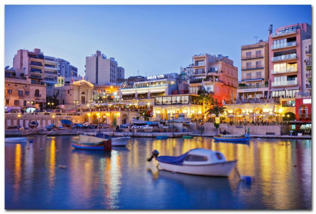 סליאמה Chalet Apartments מראה חיצוני תמונה